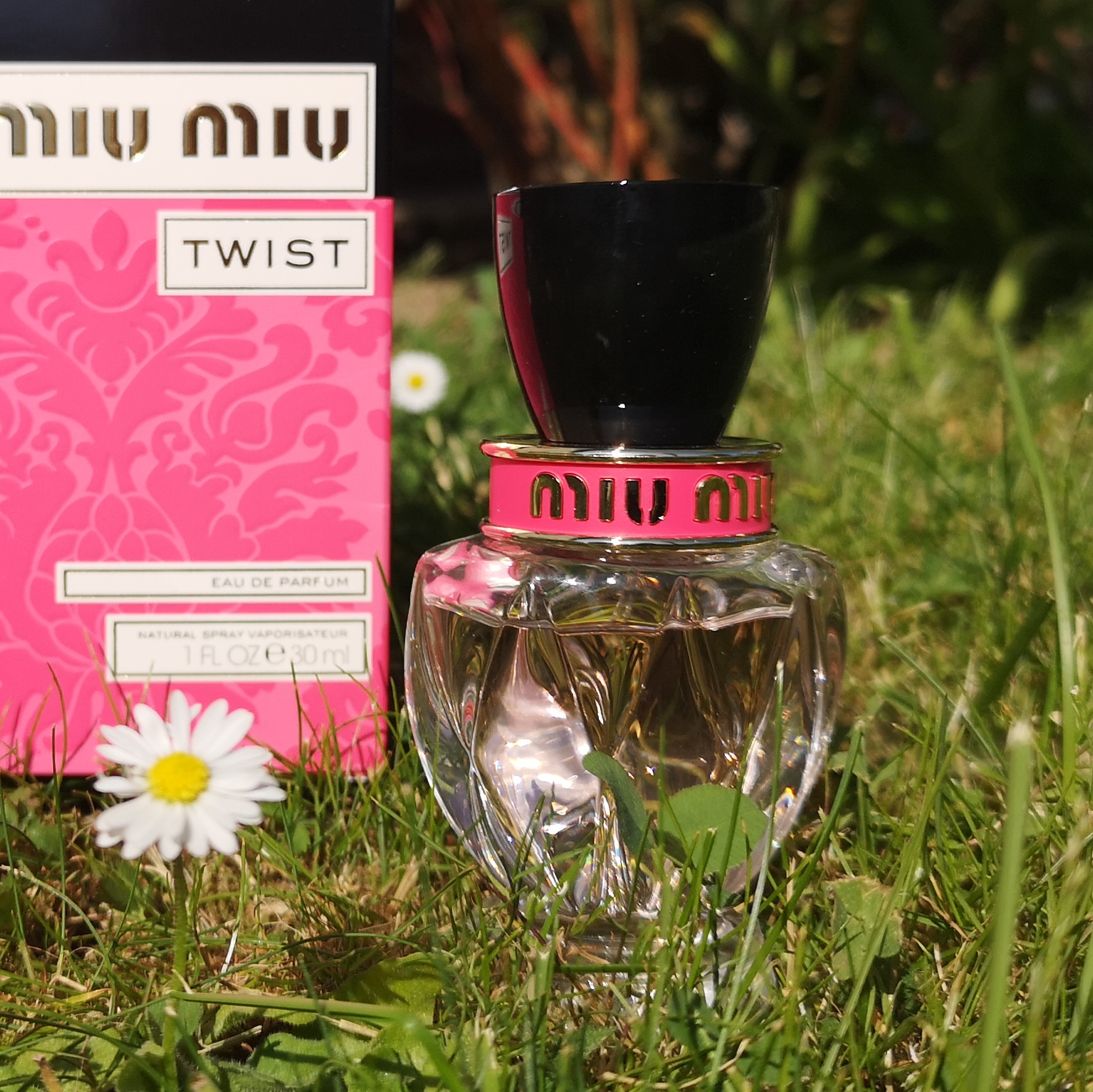 Miu Miu Twist: Simple yet Memorable | alexaperfumes